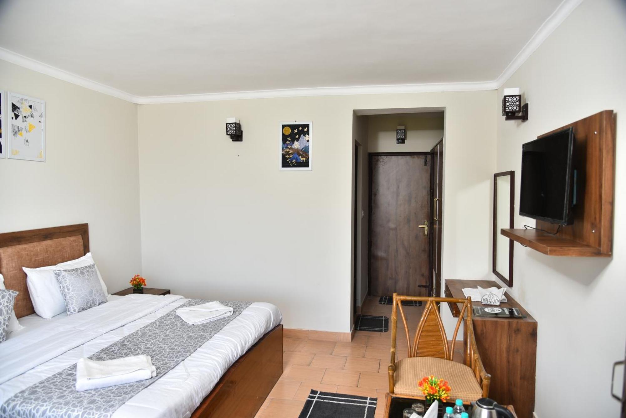 Kumaon Roop Resort Near Kainchi Dham ناينيتال المظهر الخارجي الصورة