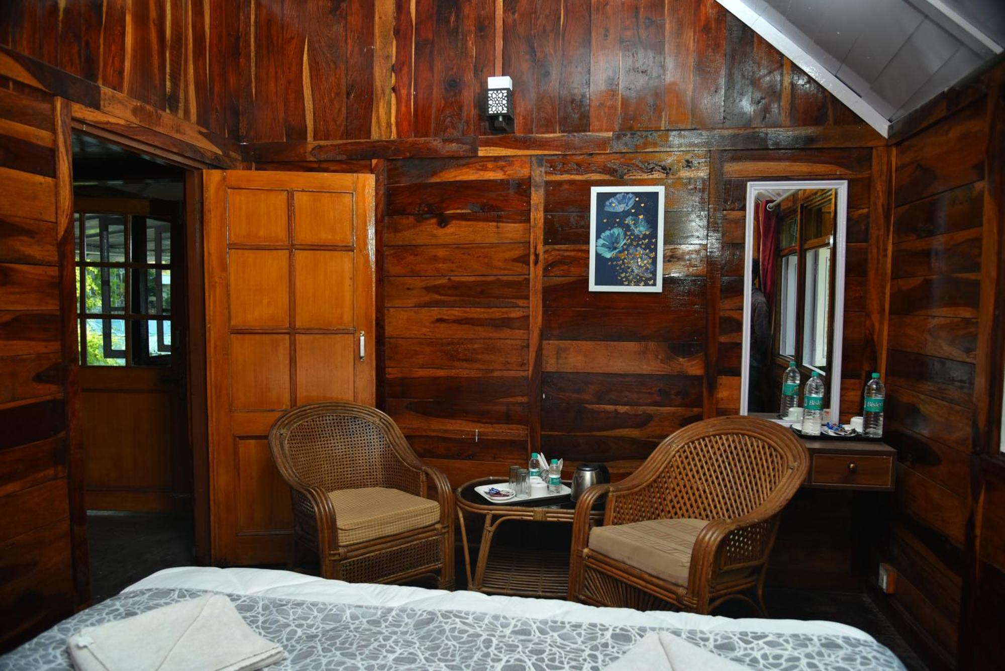 Kumaon Roop Resort Near Kainchi Dham ناينيتال المظهر الخارجي الصورة