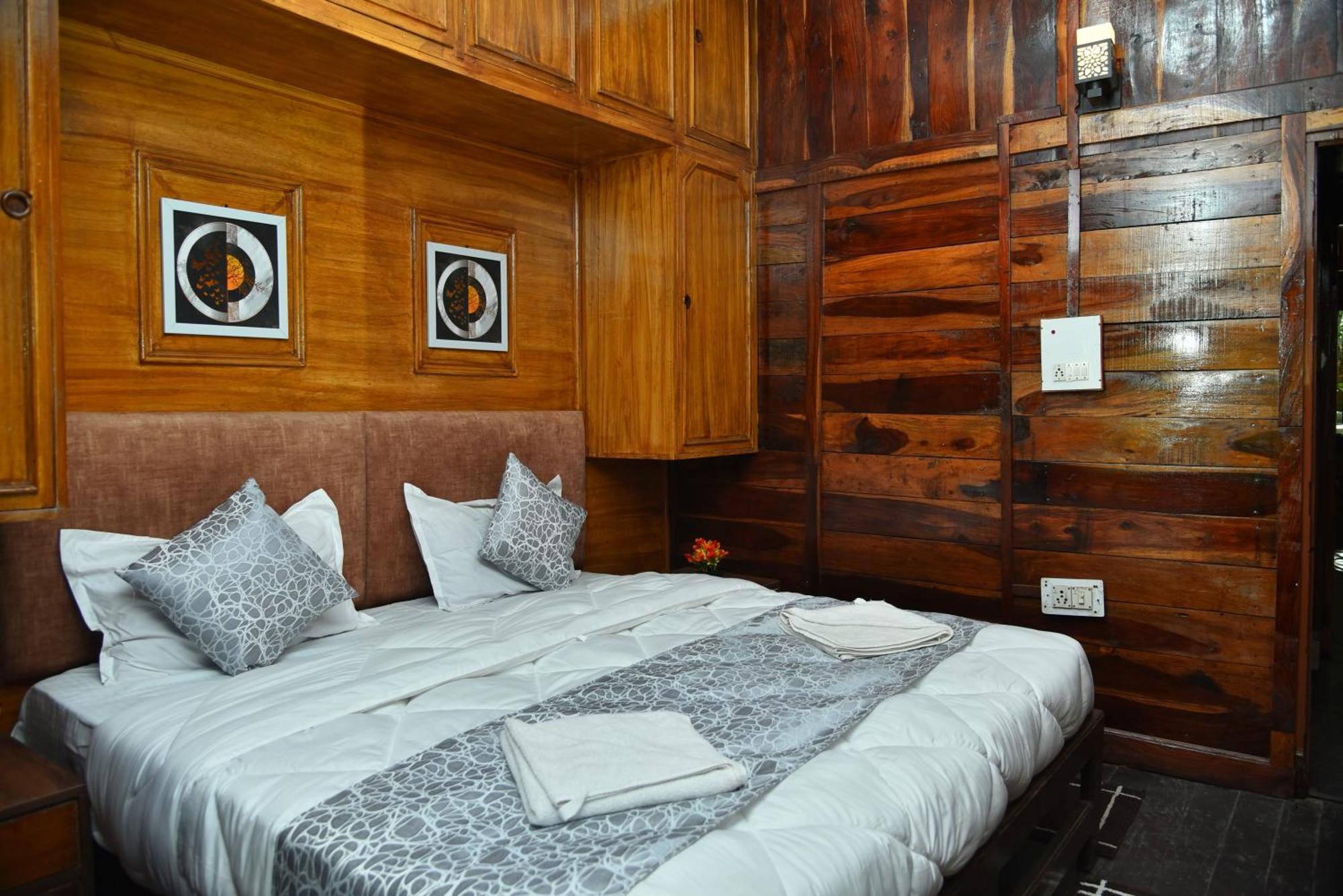Kumaon Roop Resort Near Kainchi Dham ناينيتال المظهر الخارجي الصورة