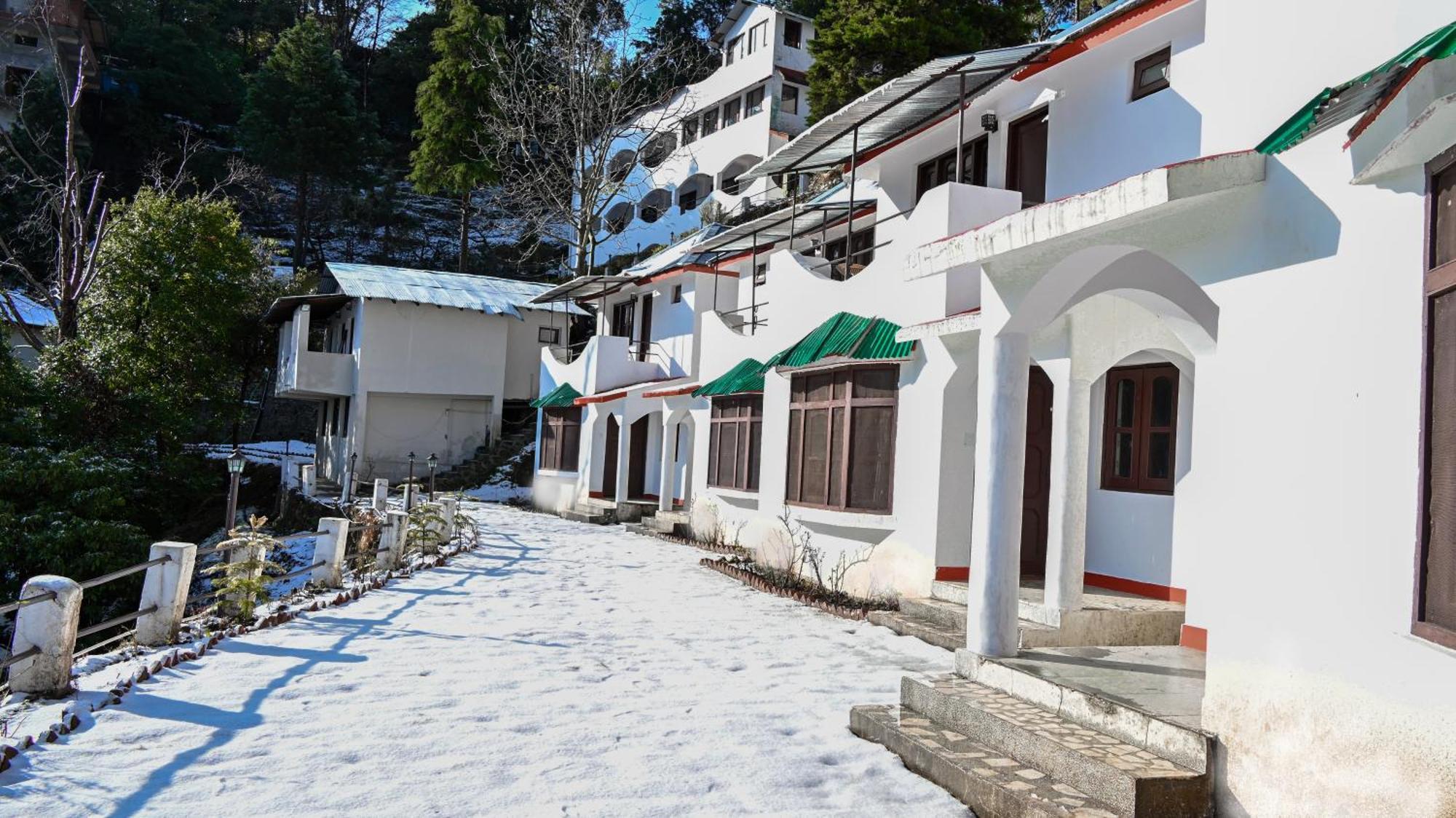 Kumaon Roop Resort Near Kainchi Dham ناينيتال المظهر الخارجي الصورة